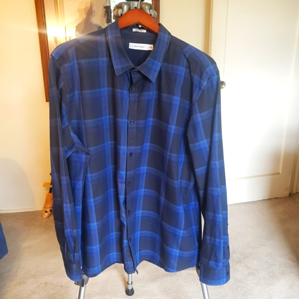 Calvin Klein extra Large blue men's shirt